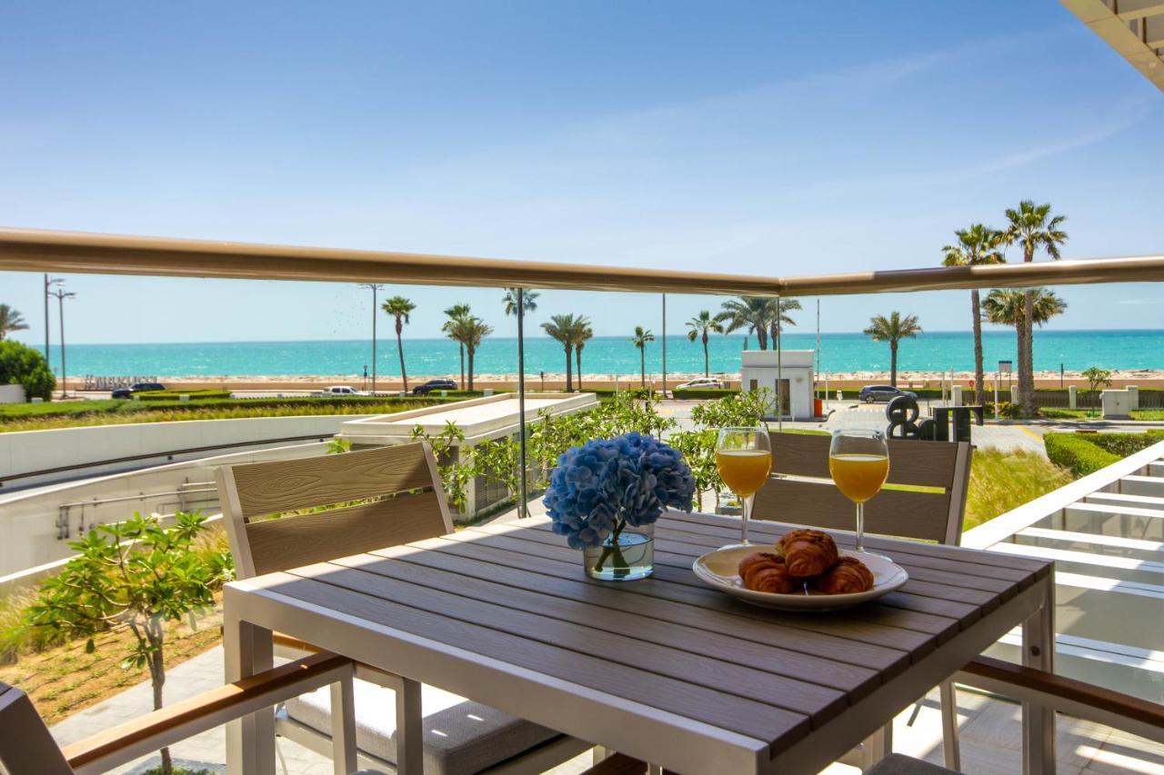 Bespoke Homes - Palm Jumeirah- 2 Bedroom Sea View With Pool & Access, The 8