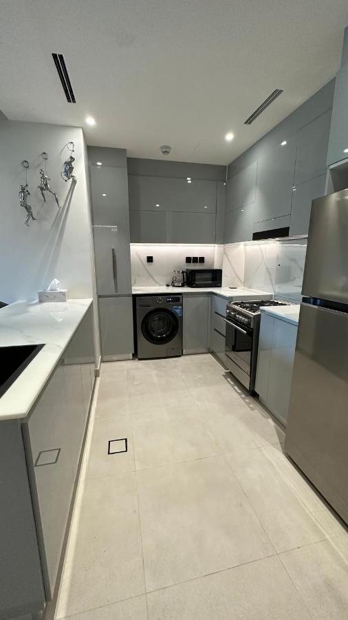 Daire Luxury 2 Bedrooms 5 Minutes From Burj Khalifa Dubai
