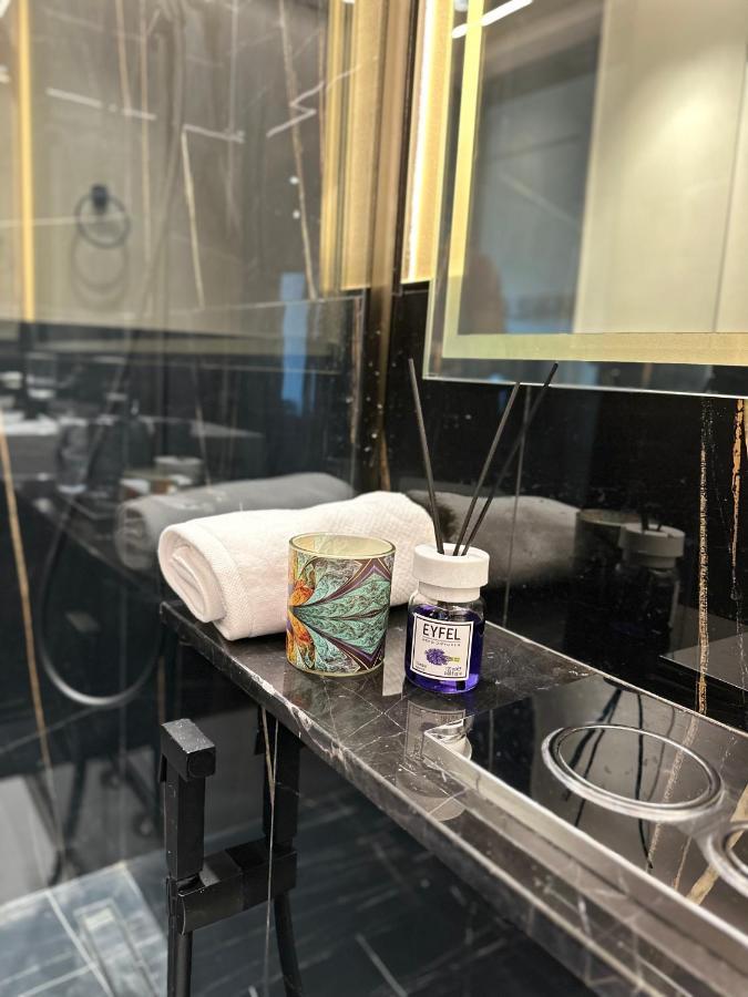 Daire Luxury 2 Bedrooms 5 Minutes From Burj Khalifa Dubai