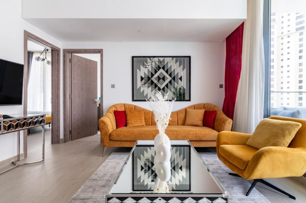Vivid 2-bedroom Marina View * Dubai