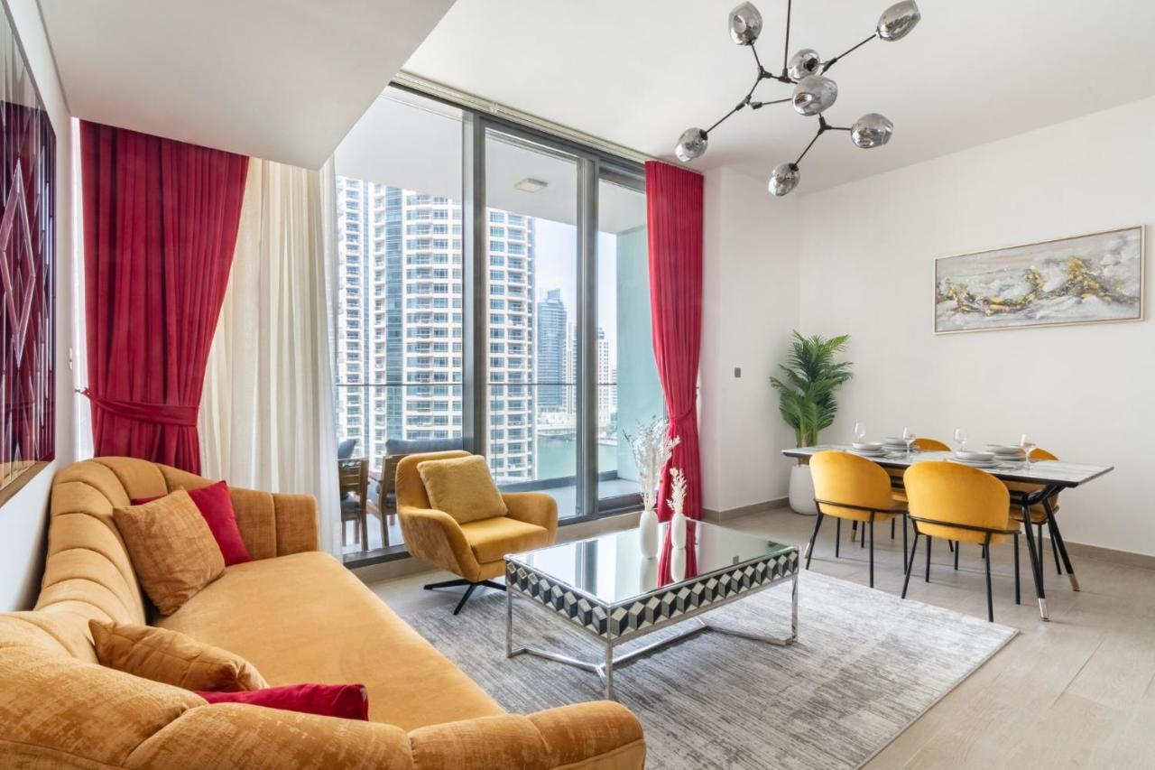 Vivid 2-bedroom Marina View Apartment