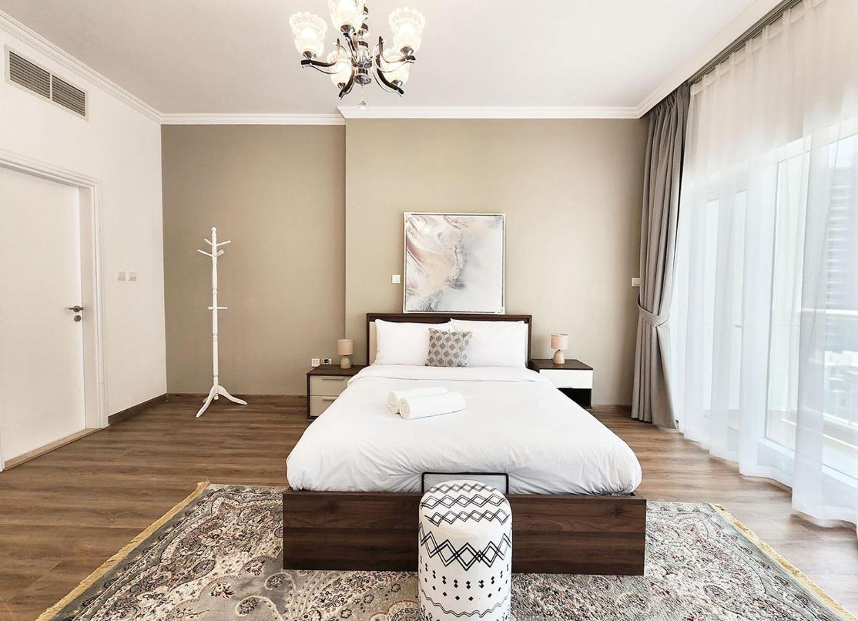 Apartment Rh- Luxurious Retreat, Spacious 01 Bedroom Near Burj Khalifa And Mall