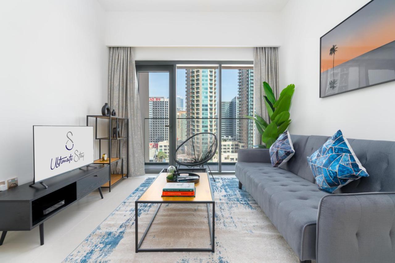 Ultimate / 5 Min Walk From Mall / Brand New / Downtown Daire