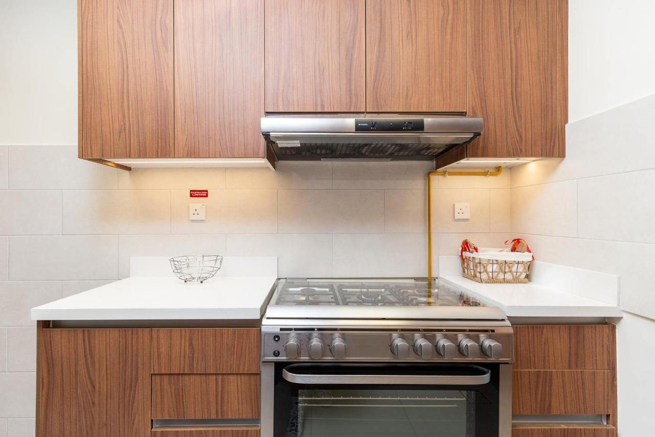 Amazing Deal! Stunning 3br With Huge Terrace - Jvt *