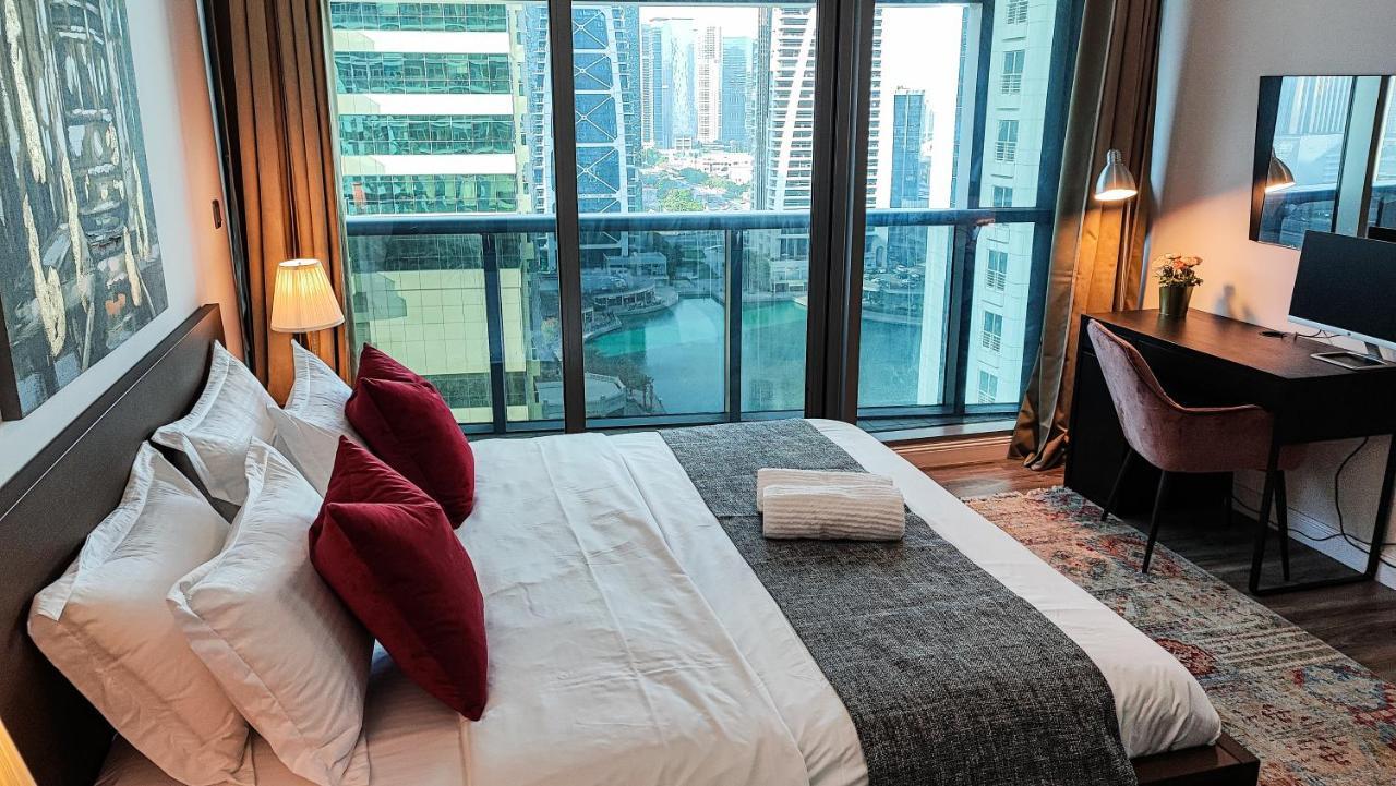 La Buena Vida Homes - Luxe 1bd, Boutique Full Lakeview 1m To Metro, & Almas Tower Dubai