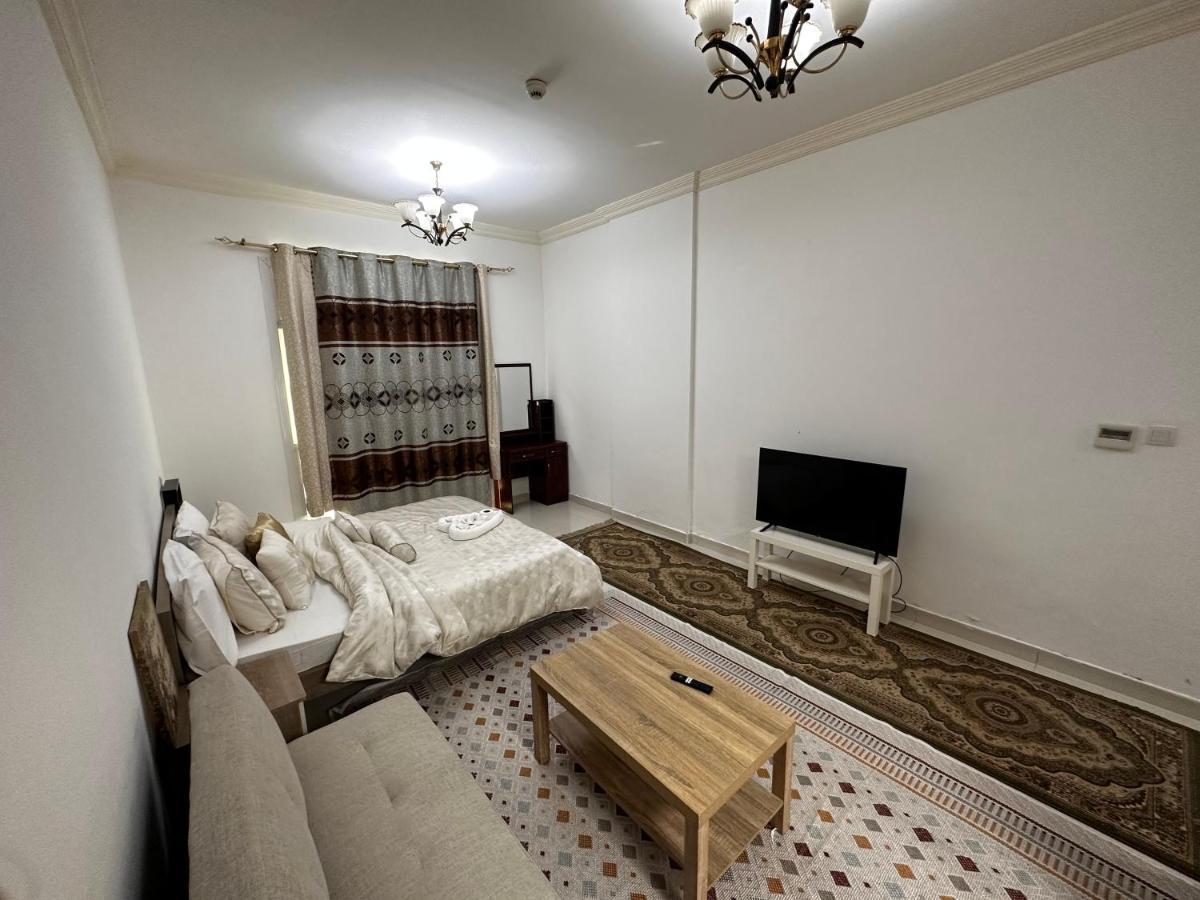 Cute And Small Partitions For Girls In Dubai- Female Guests Only فتيات فقط Apartment