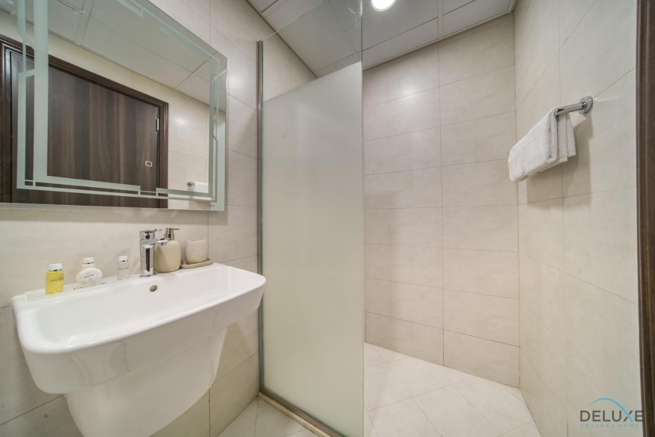 Modern Studio At Hera Tower Sports By Deluxe Homes Apartment