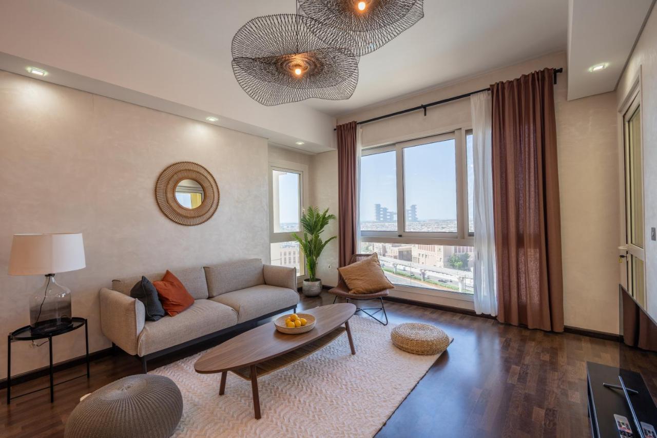 Elegant 2br Palm Jumeirah Apt With Pool Access * Dubai