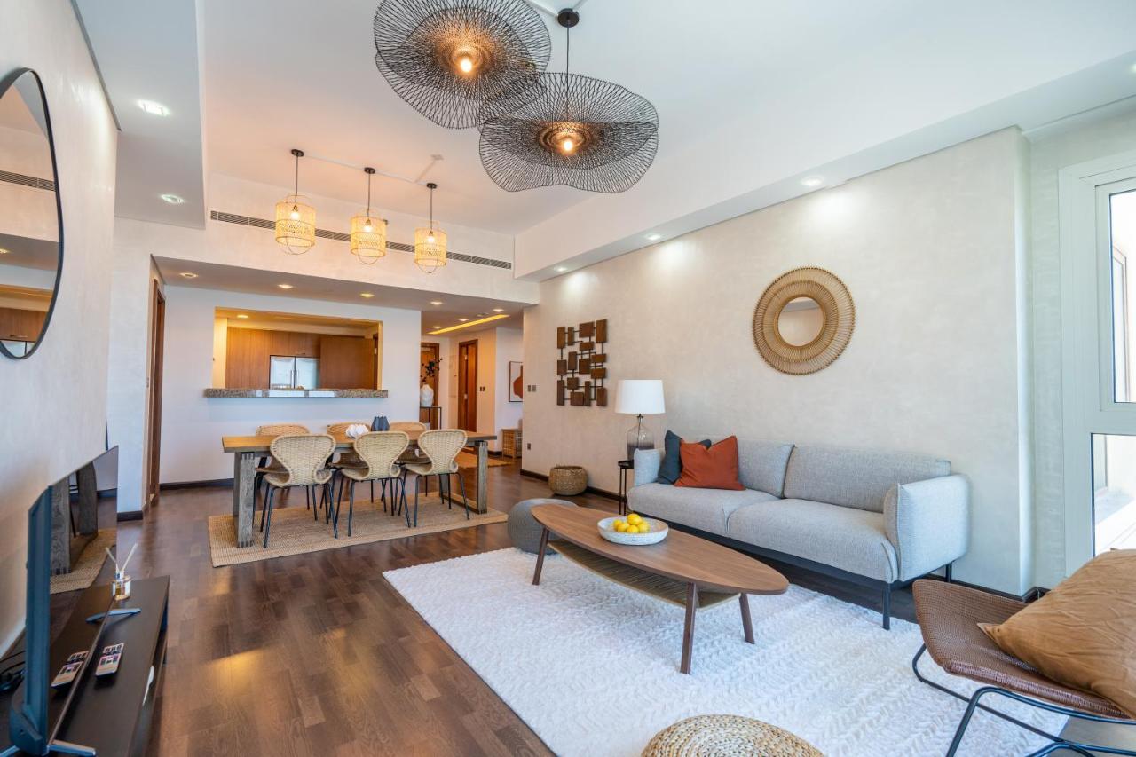 Apartment Elegant 2br Palm Jumeirah Apt With Pool Access