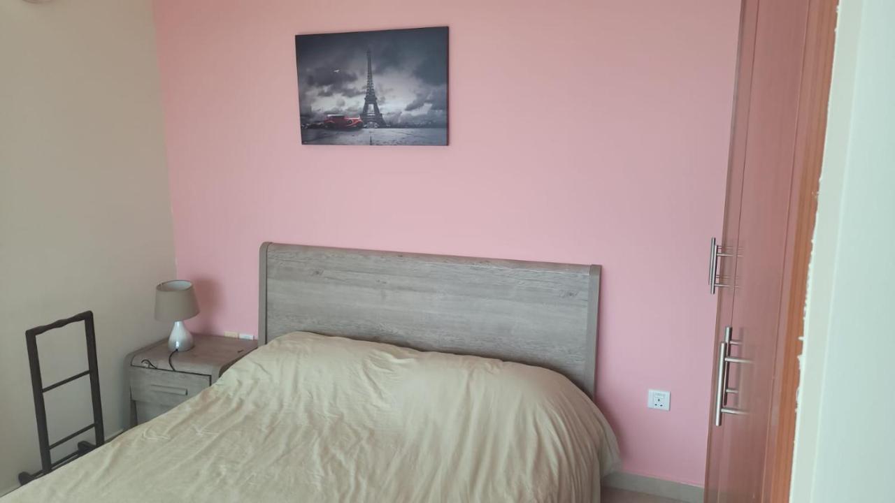 Daire Cozy 2bhk Near To Dmcc Metro Station -505 Dubai