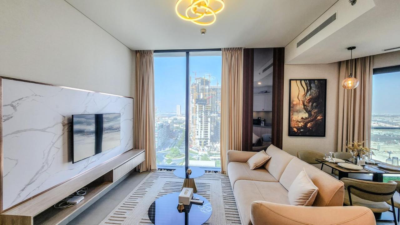 By Latinem Luxury 2br Holiday W1704 Near Burj Khalifa *