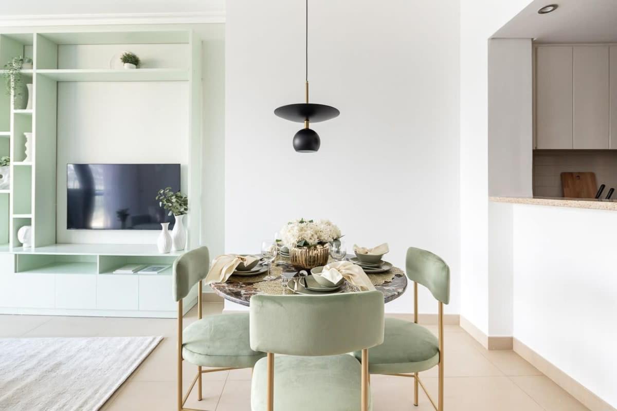 Frank Porter - Burj Vista Apartment Dubai