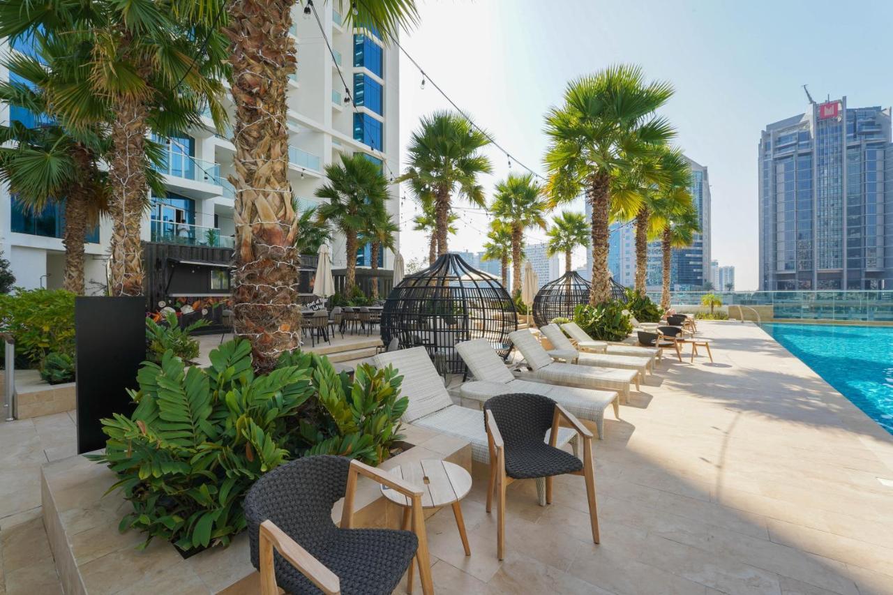 Aliving Stylish With Partial Burj & Canal Views- Prive , Business Bay 713 Apartment Dubai