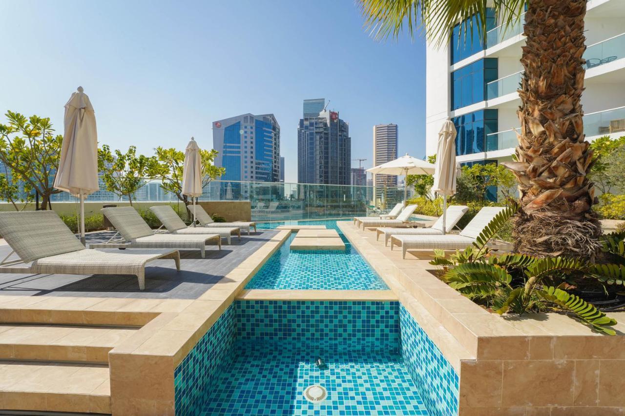 Apartment Aliving Stylish With Partial Burj & Canal Views- Prive , Business Bay 713