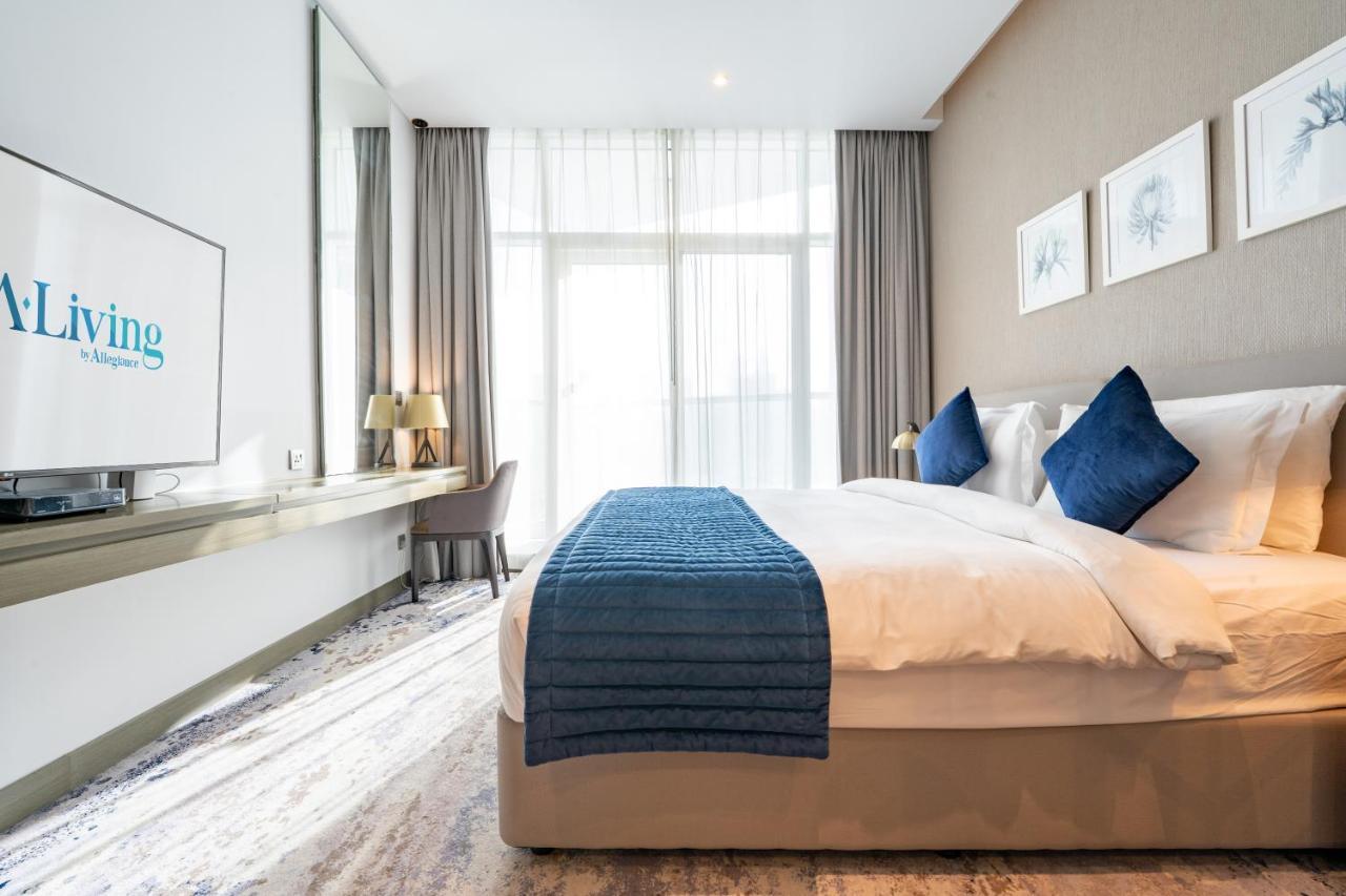 Aliving Stylish With Partial Burj & Canal Views- Prive , Business Bay 713