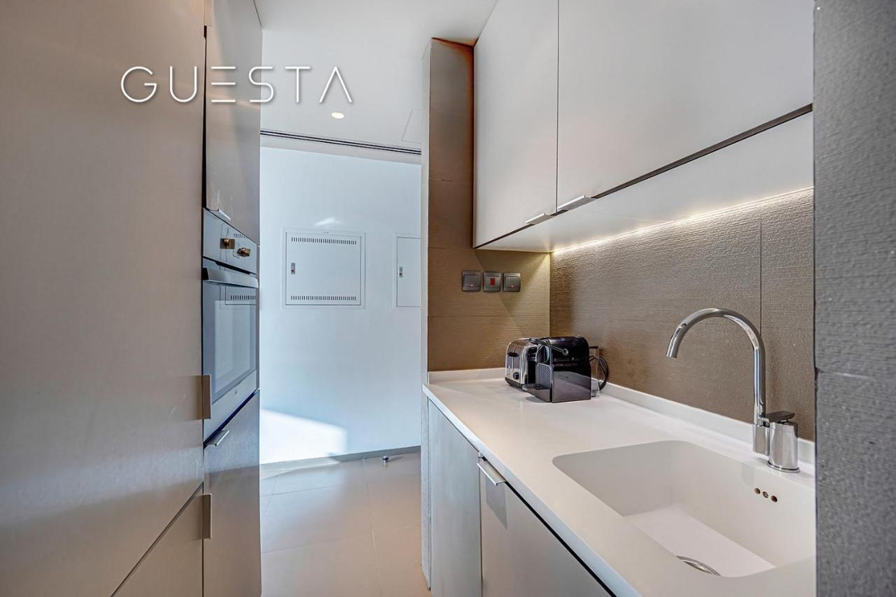 West Avenue Tower, Marina Daire