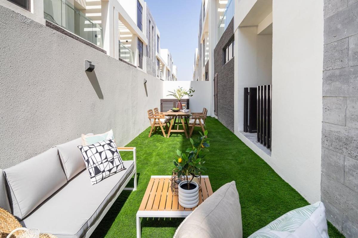 Frank Porter - Damac Hills Veneto Villas