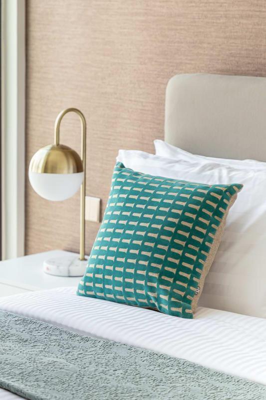 Frank Porter - Damac Hills Veneto Villas * Dubai
