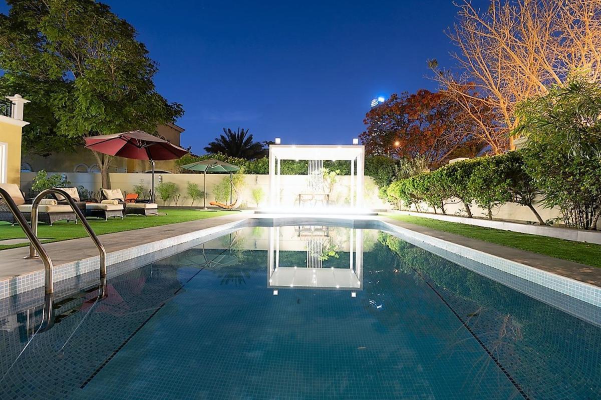 6 Plus 1 Bdr Jumeirah Park With Amz Climatized Huge Private Pool - 5 Min From Jbr Beach * Dubai