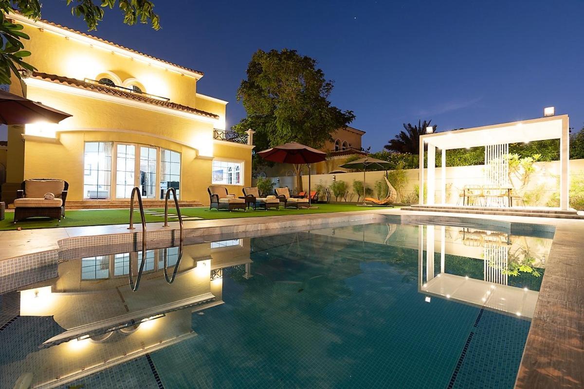 6 Plus 1 Bdr Jumeirah Park With Amz Climatized Huge Private Pool - 5 Min From Jbr Beach * Dubai
