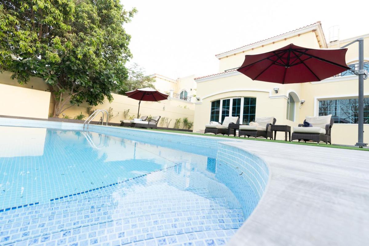 6 Plus 1 Bdr Jumeirah Park With Amz Climatized Huge Private Pool - 5 Min From Jbr Beach *
