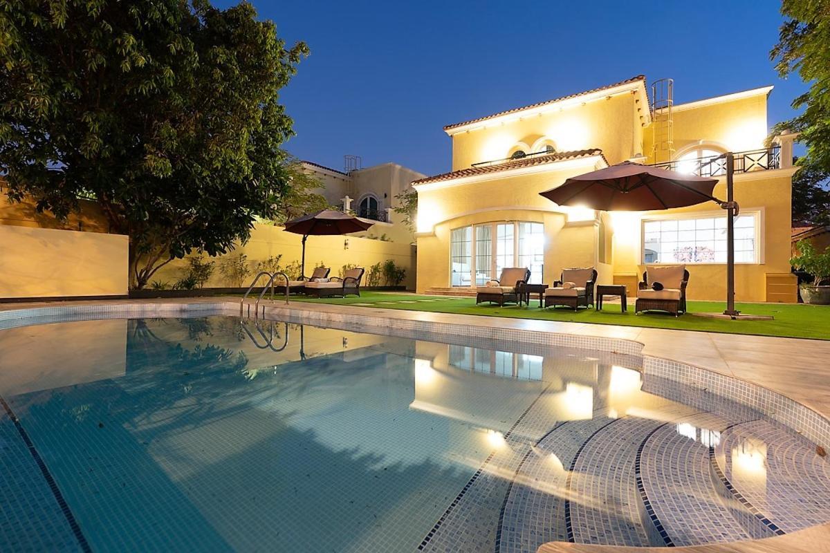 Apartamento 6 Plus 1 Bdr Jumeirah Park With Amz Climatized Huge Private Pool - 5 Min From Jbr Beach *