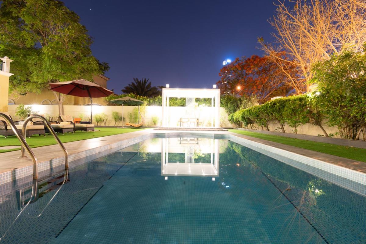 Apartamento 6 Plus 1 Bdr Jumeirah Park With Amz Climatized Huge Private Pool - 5 Min From Jbr Beach
