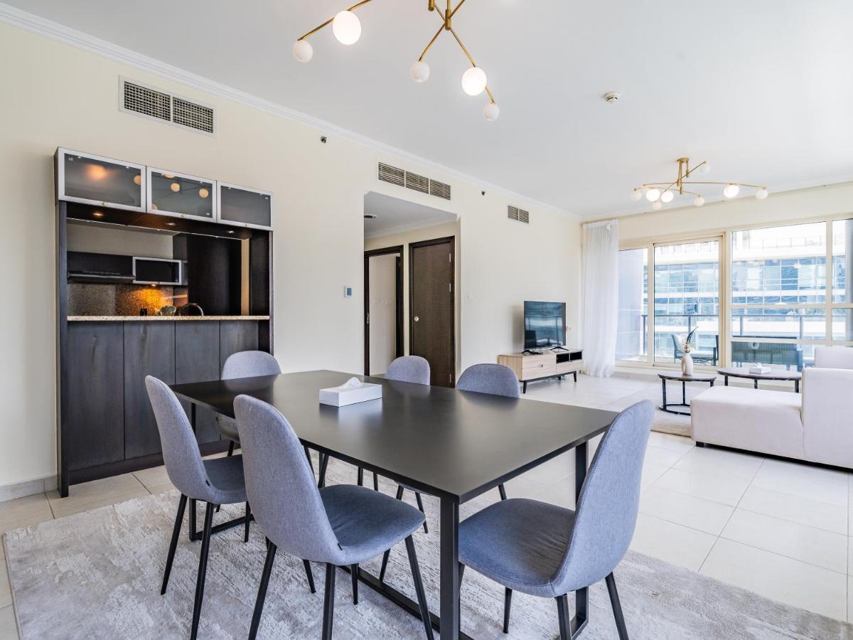 Magnificent 2 Bedroom With Balcony - Marina Daire *
