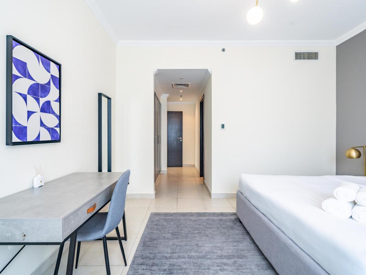 Daire Magnificent 2 Bedroom With Balcony - Marina Dubai