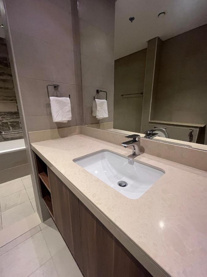 Apartment Cosy 1 Bdr With Private Beach, Azizi Mina, Palm Jumeirah *