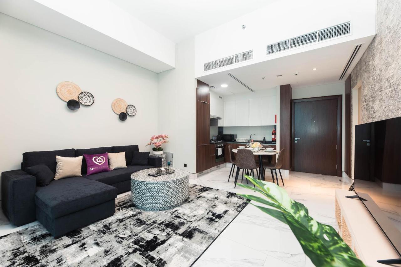 Simply Comfort In J One Tower * Dubai