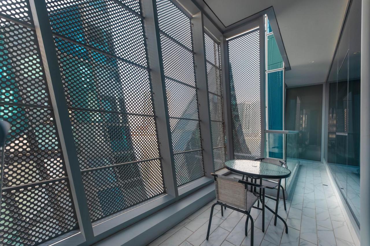 Simply Comfort In J One Tower * Dubai