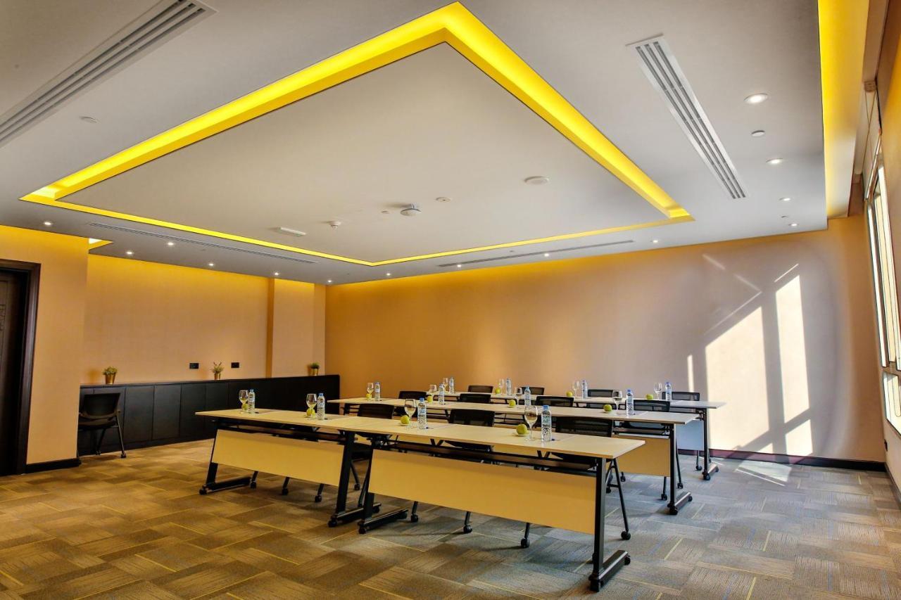 Otel Four Points By Sheraton Production City,