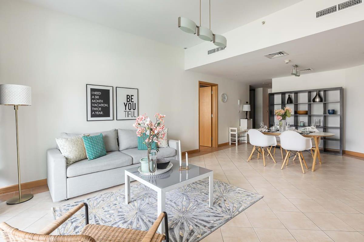 Frank Porter - Marina Terrace Apartment
