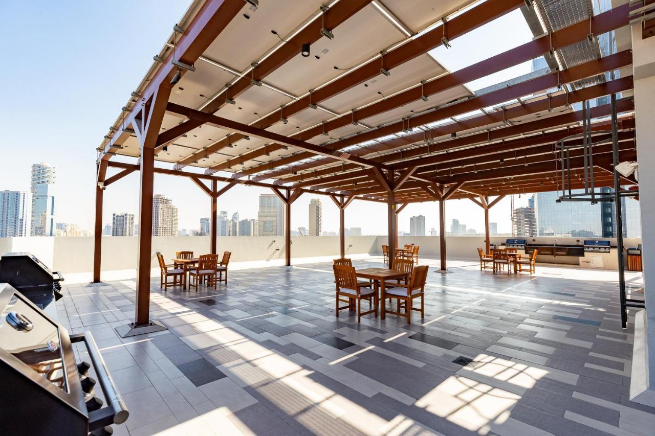 Amazing Deal! Stunning 3br With Huge Terrace - Jvt *