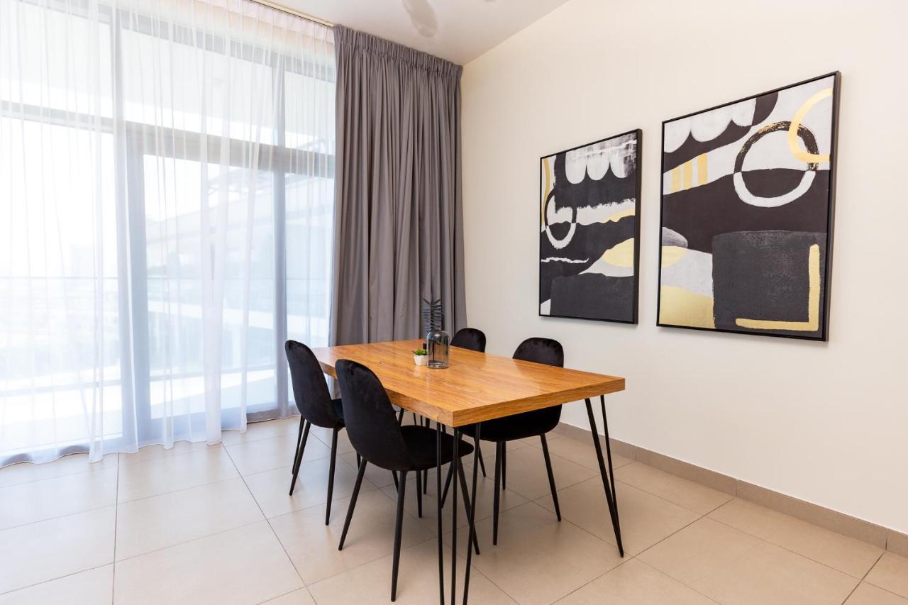 Apartment Amazing Deal! Stunning 3br With Huge Terrace - Jvt *