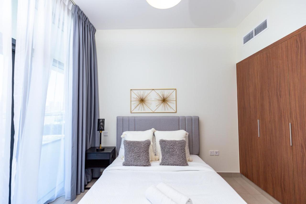 Amazing Deal! Stunning 3br With Huge Terrace - Jvt * Dubai