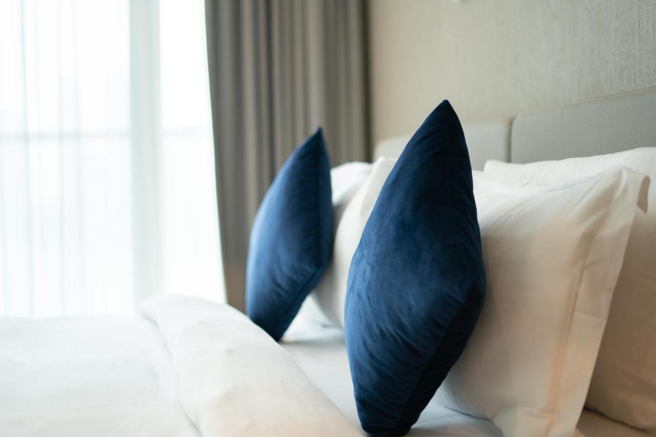 Aliving Stylish With Partial Burj & Canal Views- Prive , Business Bay 713 Apartment *
