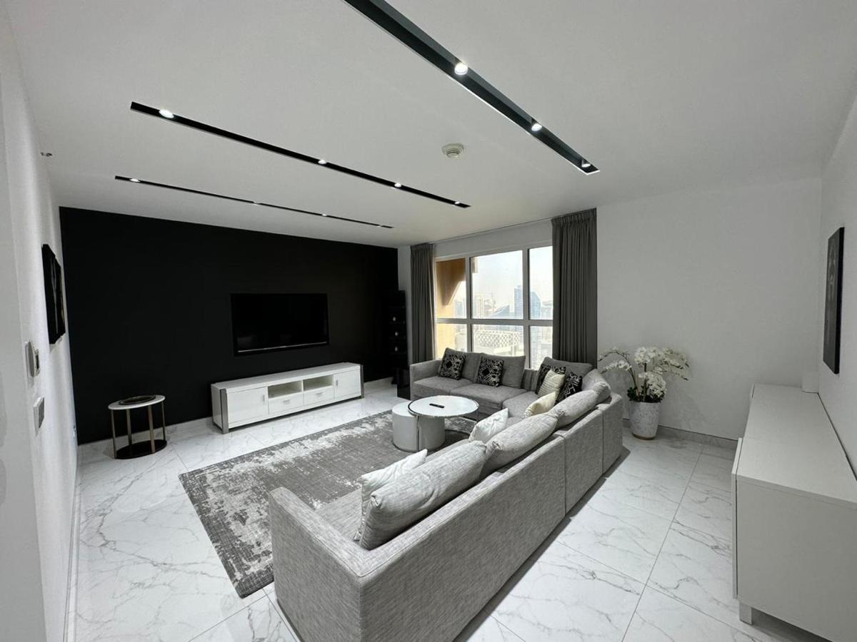 Stylish 2 Bedroom Service With Sea View * Dubai