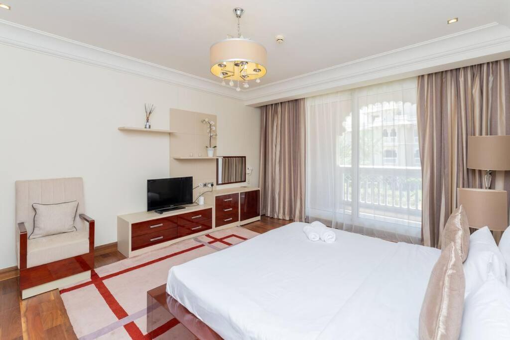 Palm Jumeirah Spacious 1 Bed Private Daire Dubai