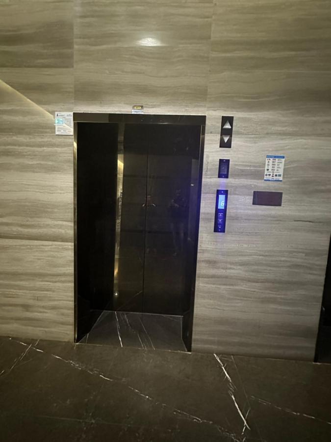M-02 Center Building Apartment Dubai