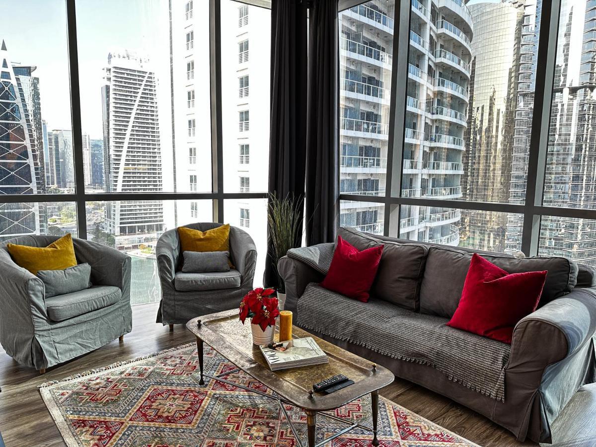 La Buena Vida: Luxe Lakeview Near Metro * Dubai