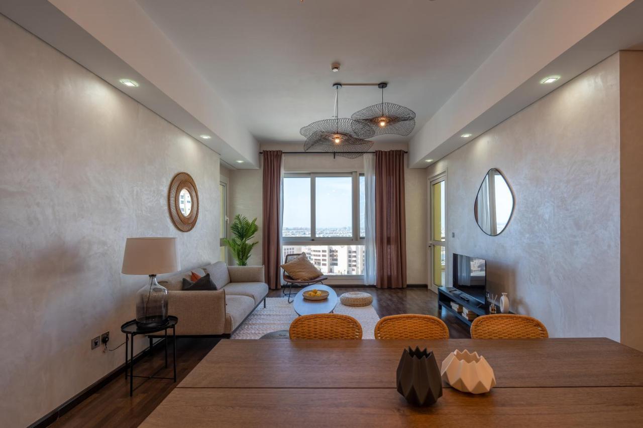 Apartment Elegant 2br Palm Jumeirah Apt With Pool Access