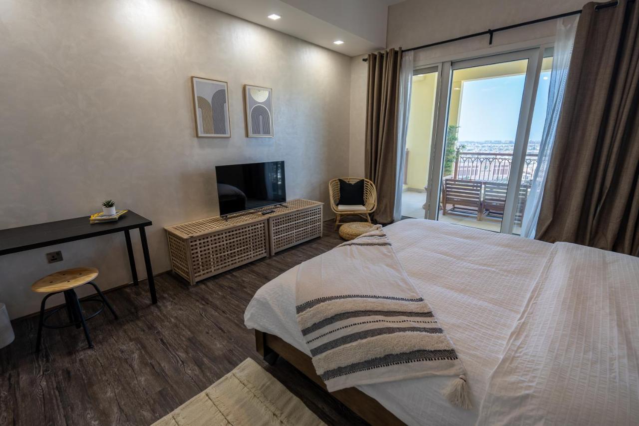 Elegant 2br Palm Jumeirah Apt With Pool Access * Dubai