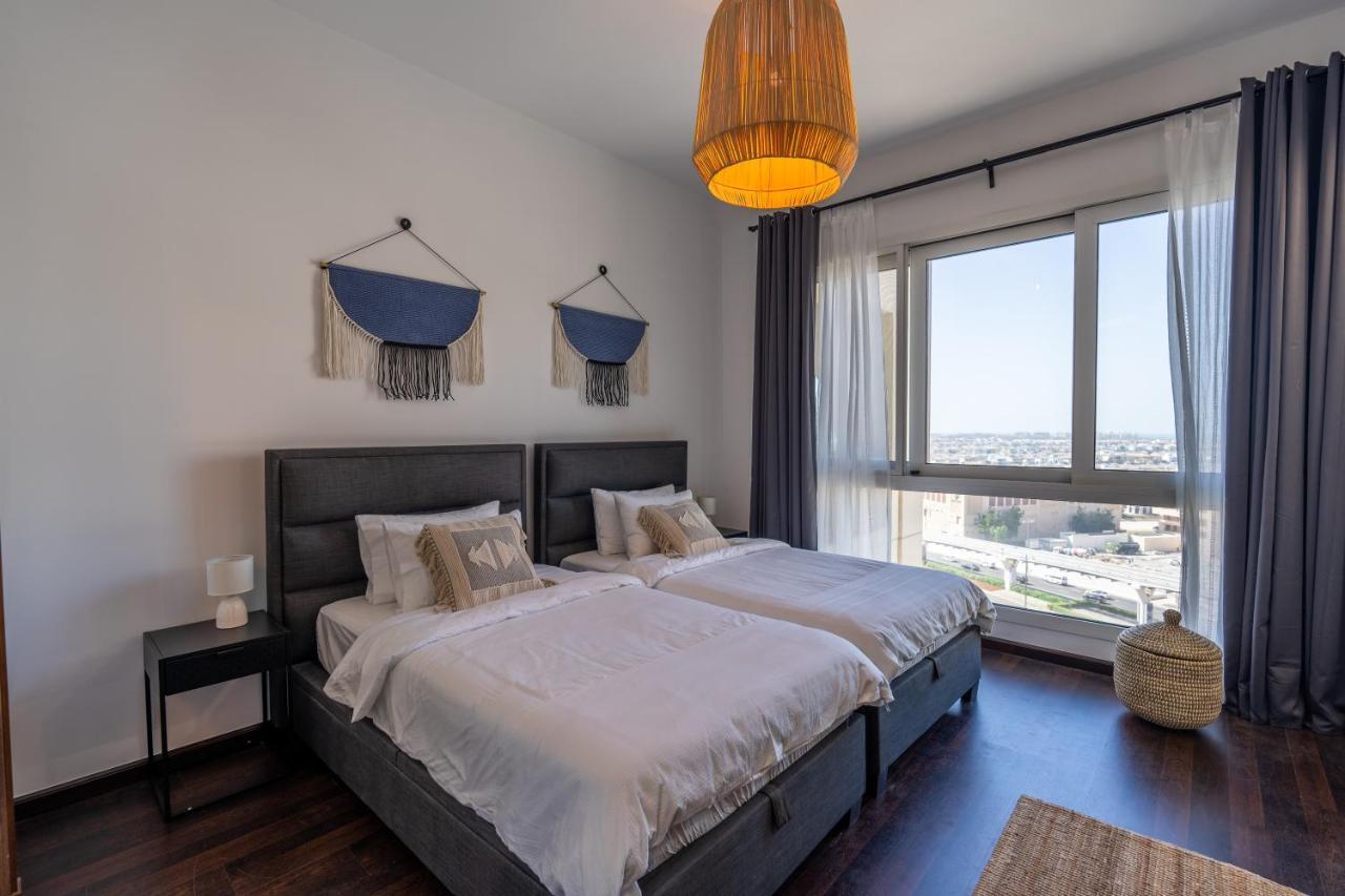 Elegant 2br Palm Jumeirah Apt With Pool Access Apartment Dubai