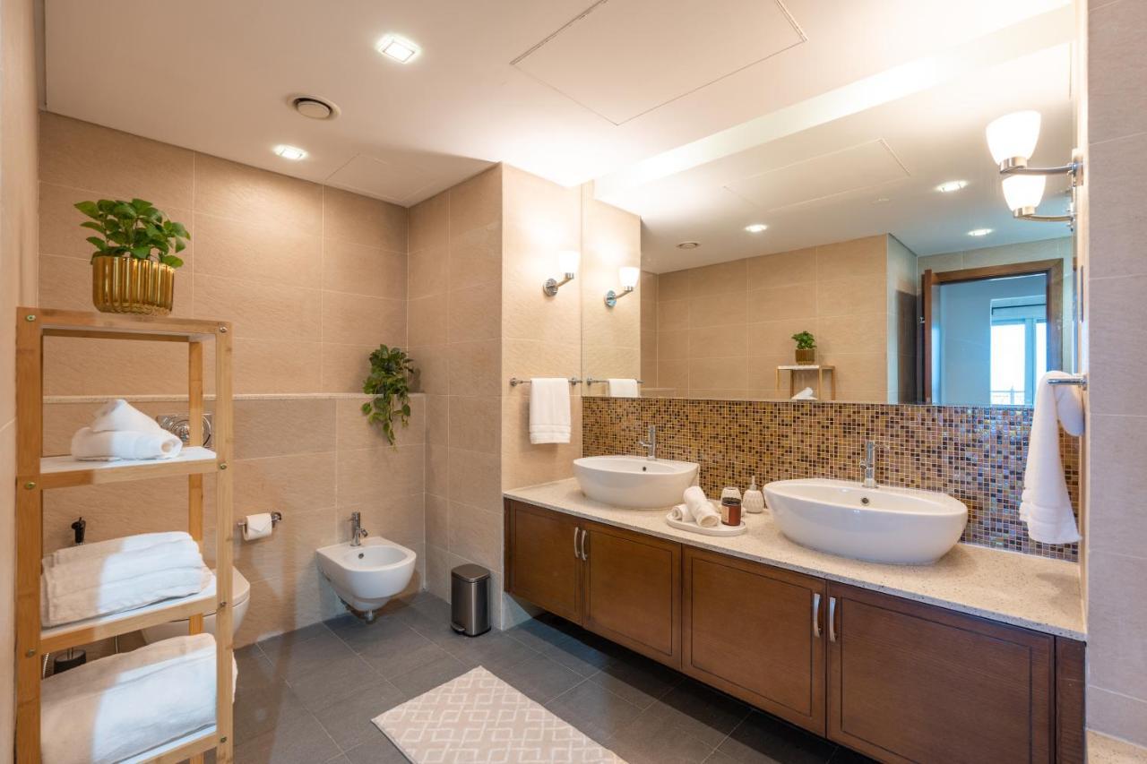 Elegant 2br Palm Jumeirah Apt With Pool Access Apartment