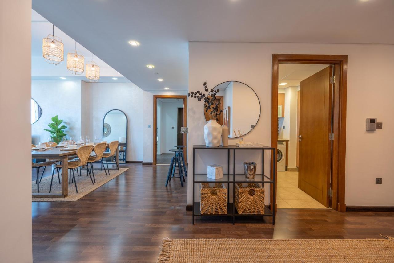 Apartment Elegant 2br Palm Jumeirah Apt With Pool Access