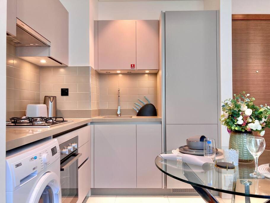 Stunning 1br With Breathtaking Views Apartment