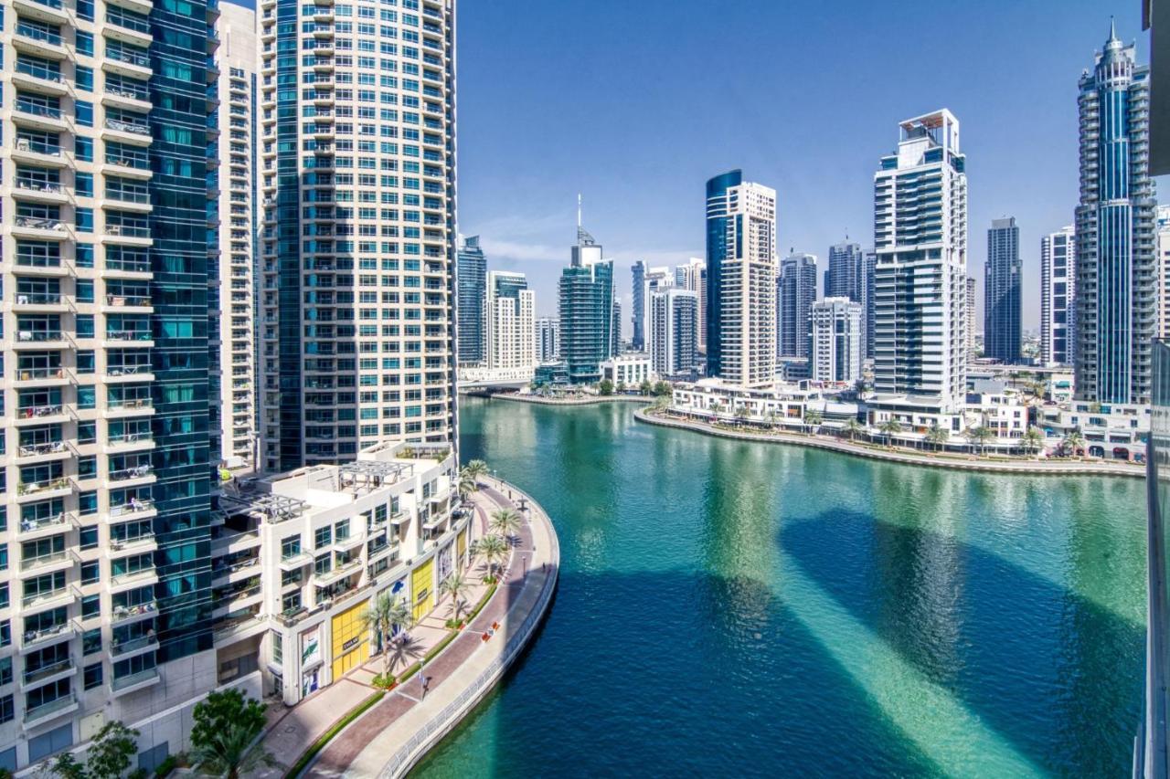 Vivid 2-bedroom Marina View *