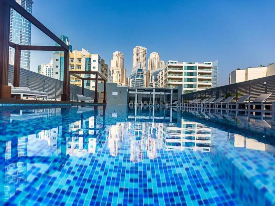 Elegant Near Jbr Apartment *